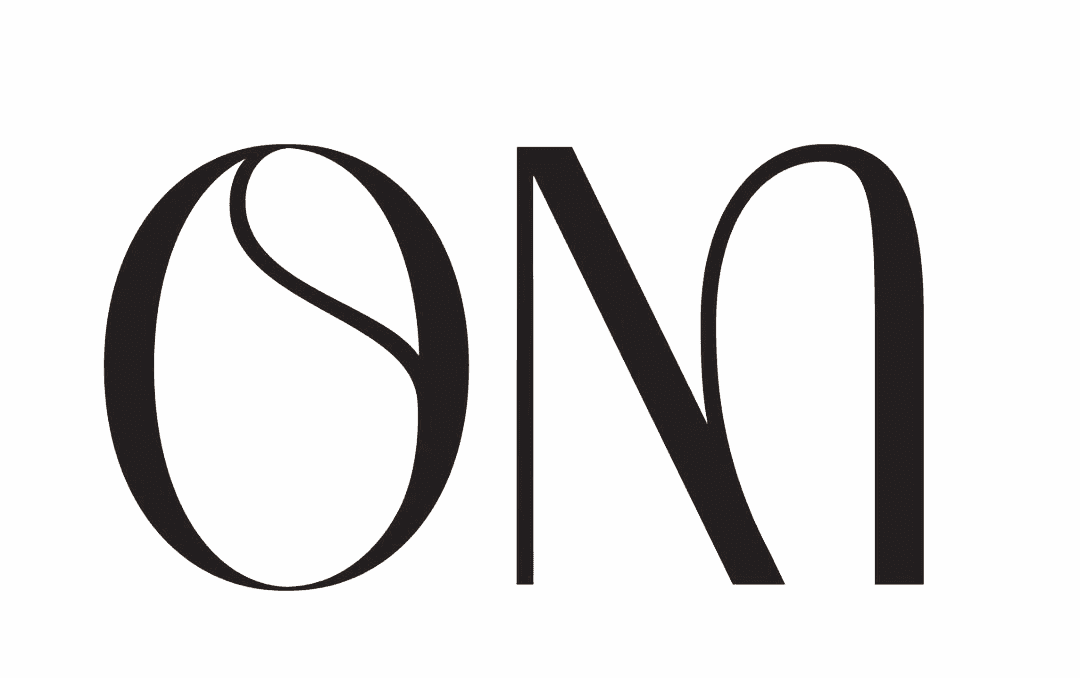 om logo